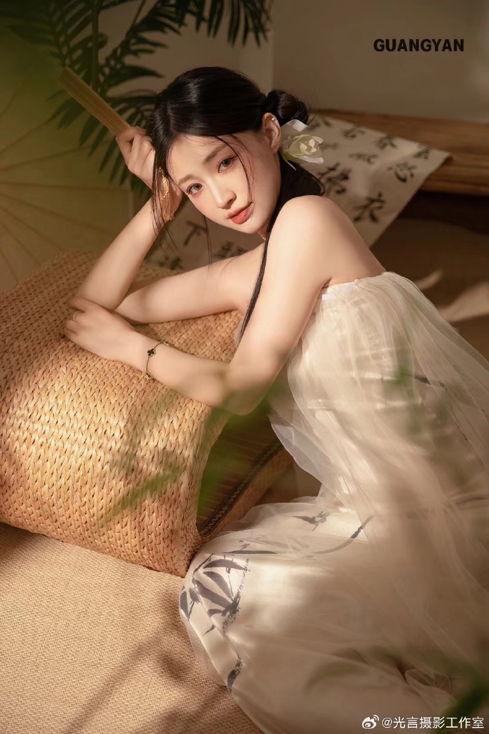 我的天才女友 封面